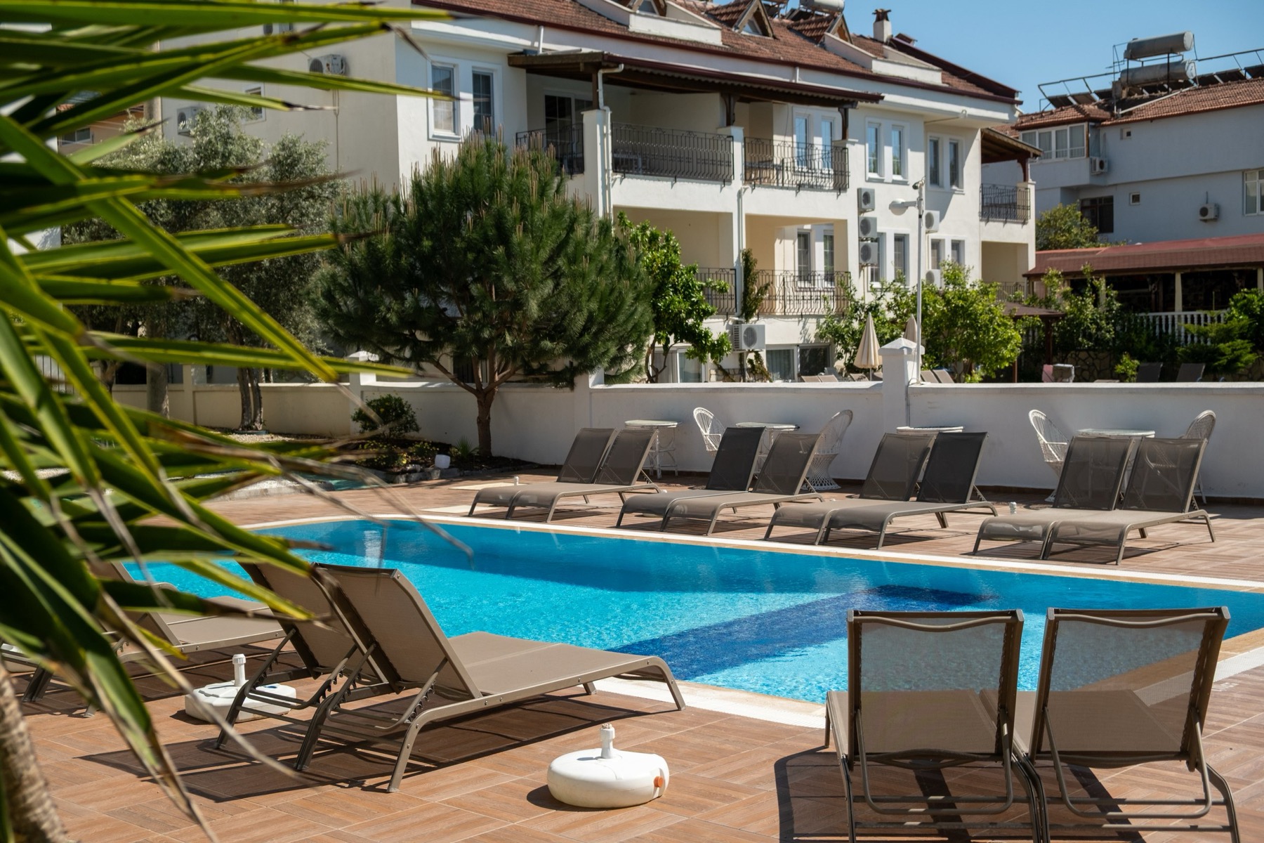 Otel — 3