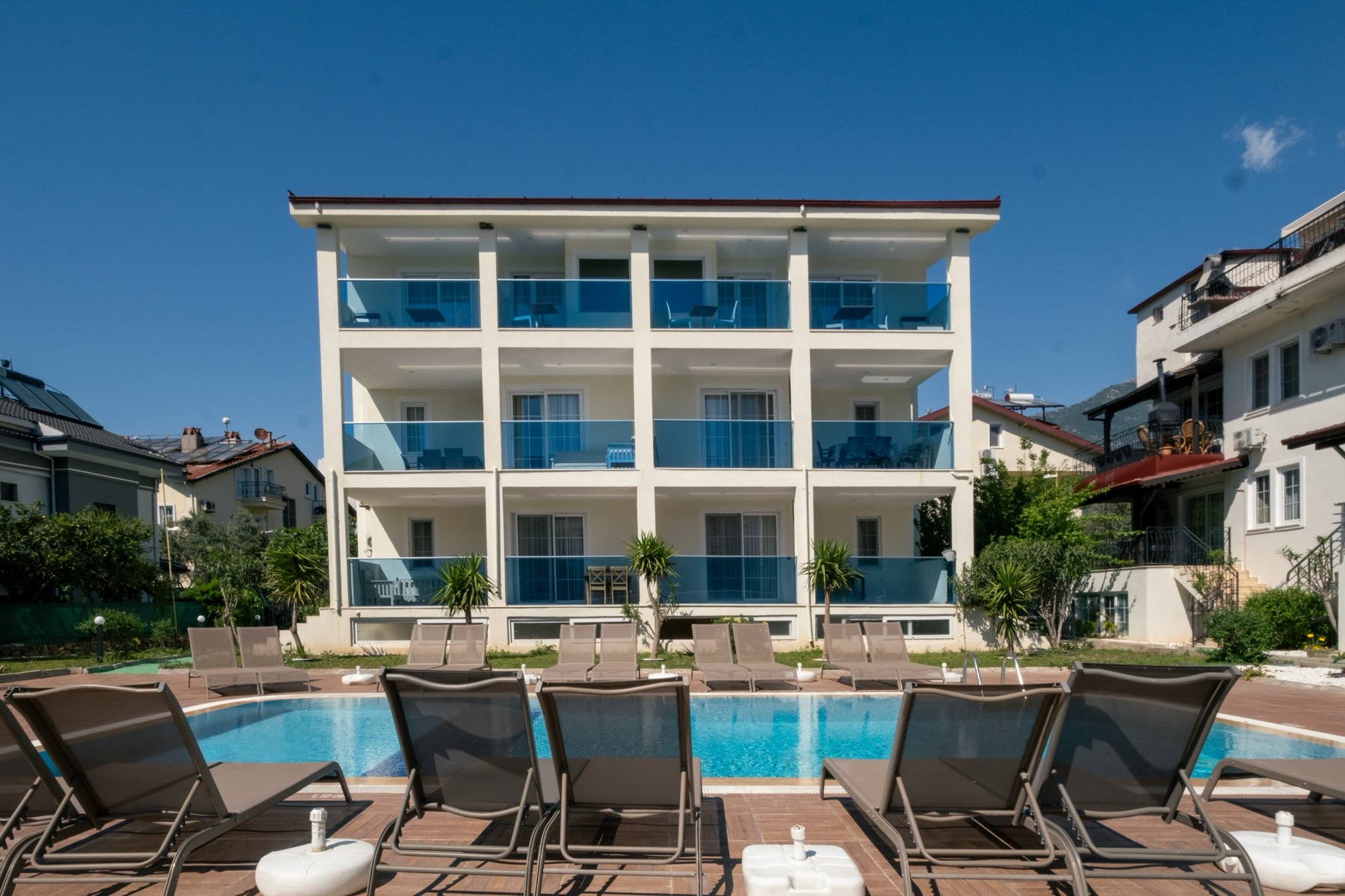 Otel — 4