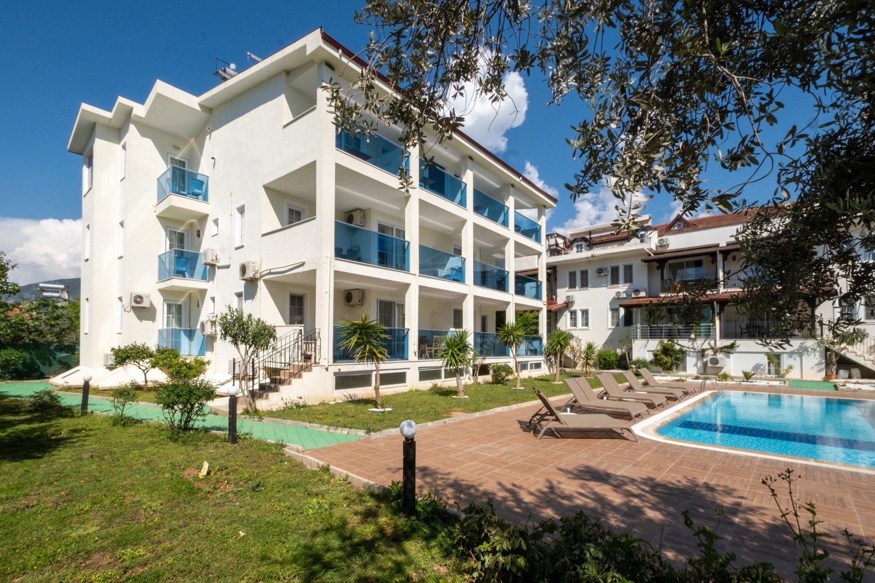 Otel — 8