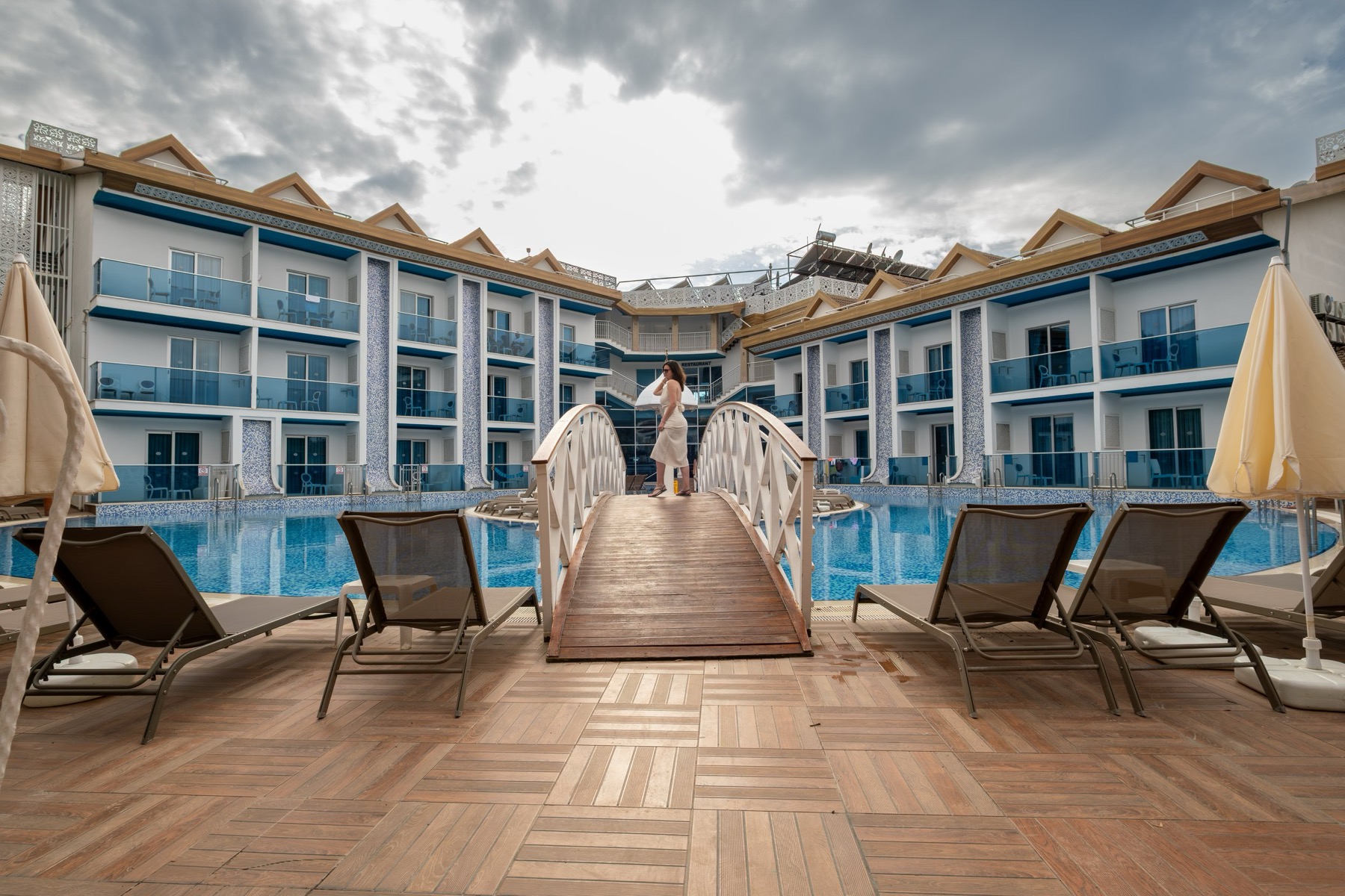 Otel — 23