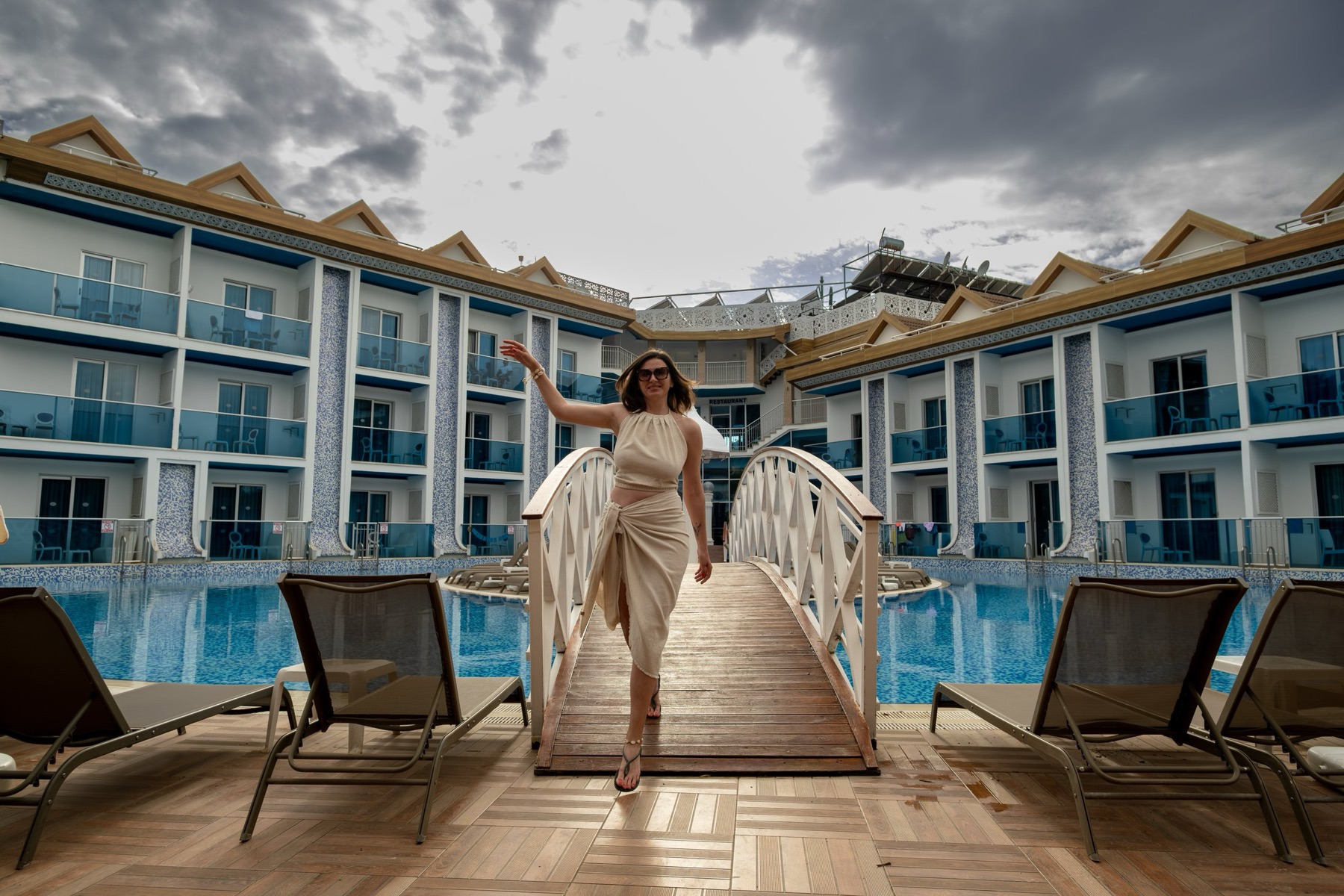 Otel — 24