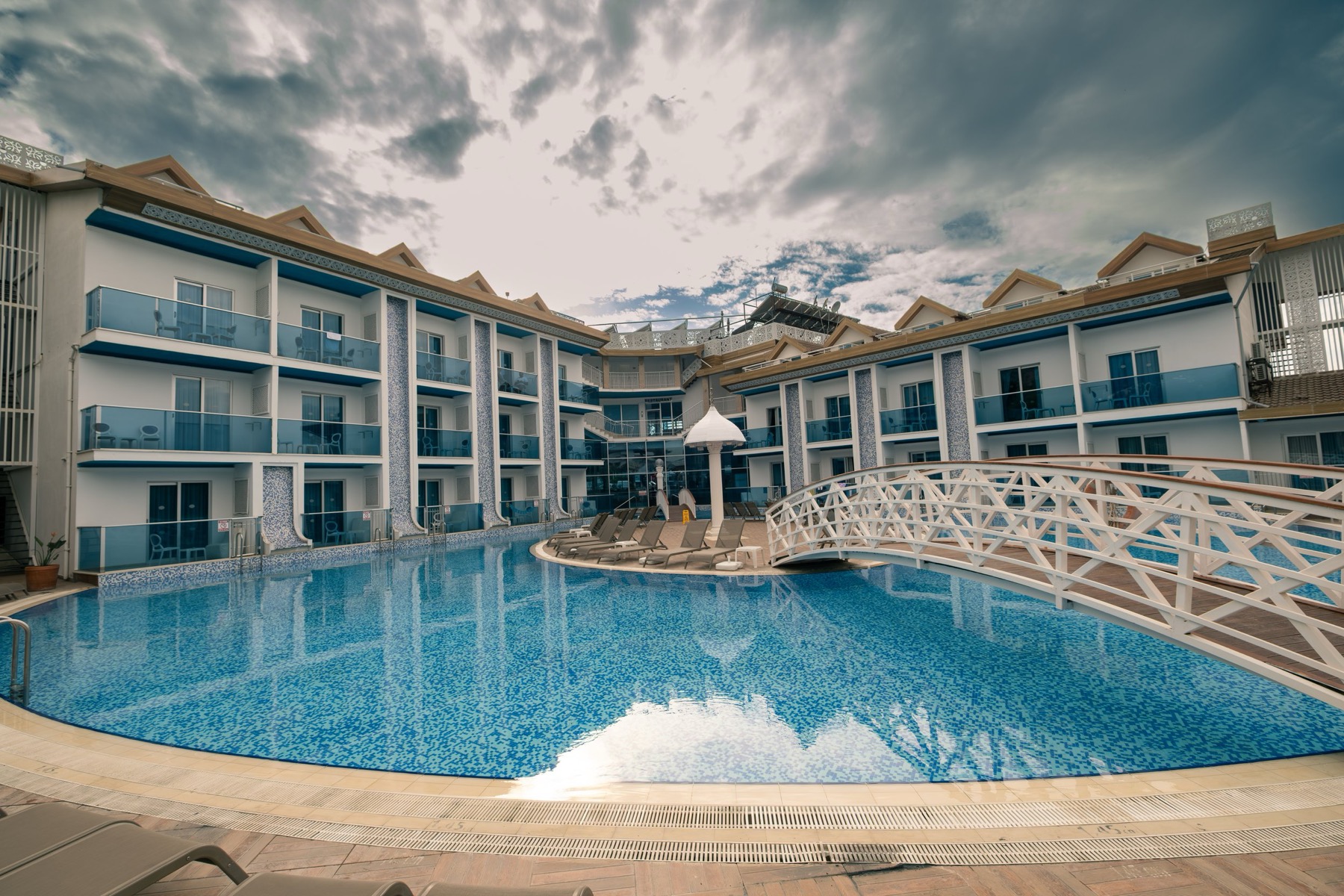 Otel — 27
