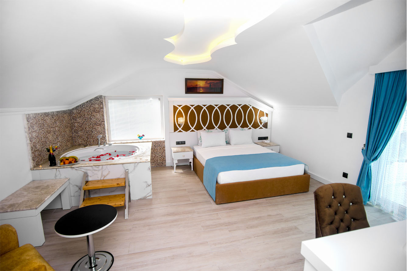 Delüks Jakuzili Oda